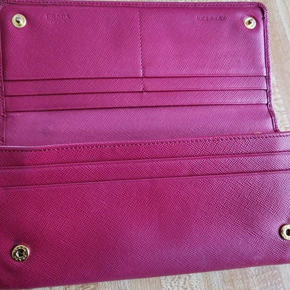 PINK/FUSIA WALLET 💖 - Picture 5 of 11